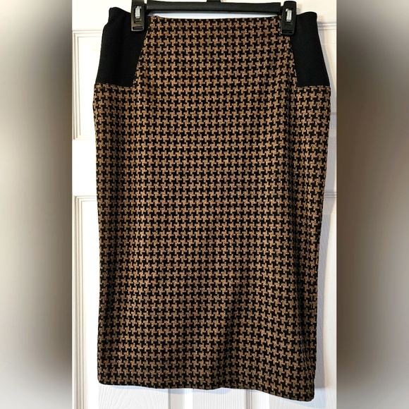 New York & Company Midi Houndstooth Pattern Skirt, Size M - Picture 1 of 4